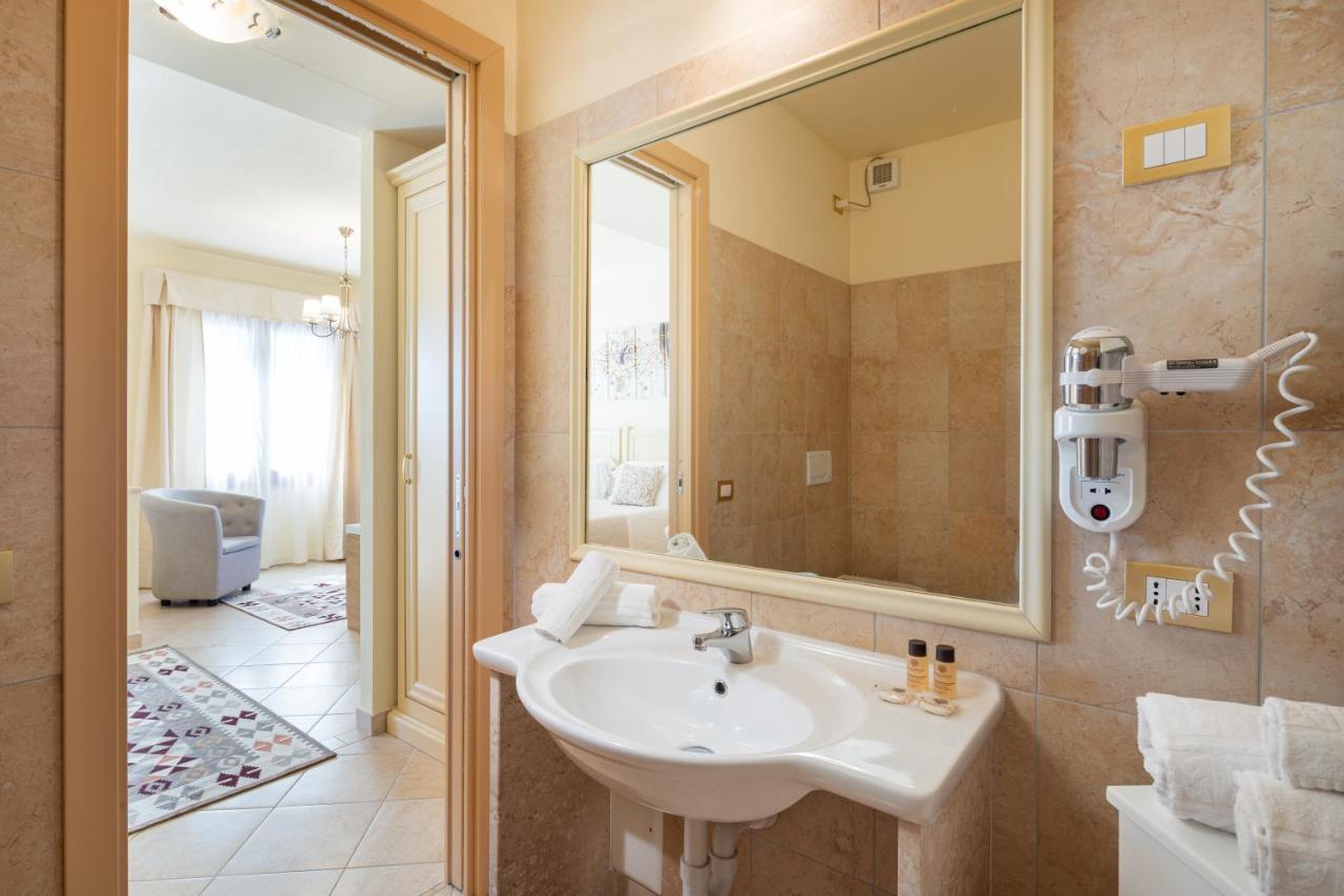 Hotel Regina Elena Olbia Luaran gambar