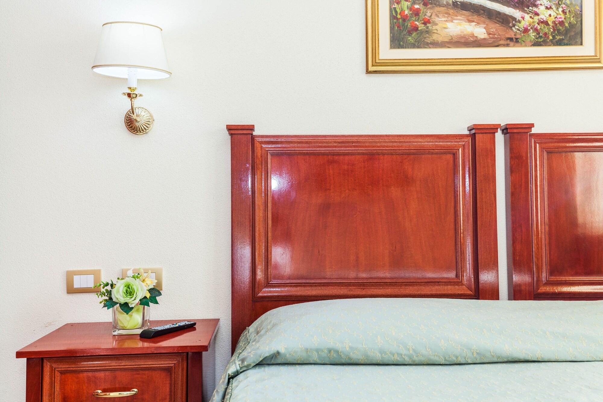 Hotel Regina Elena Olbia Luaran gambar