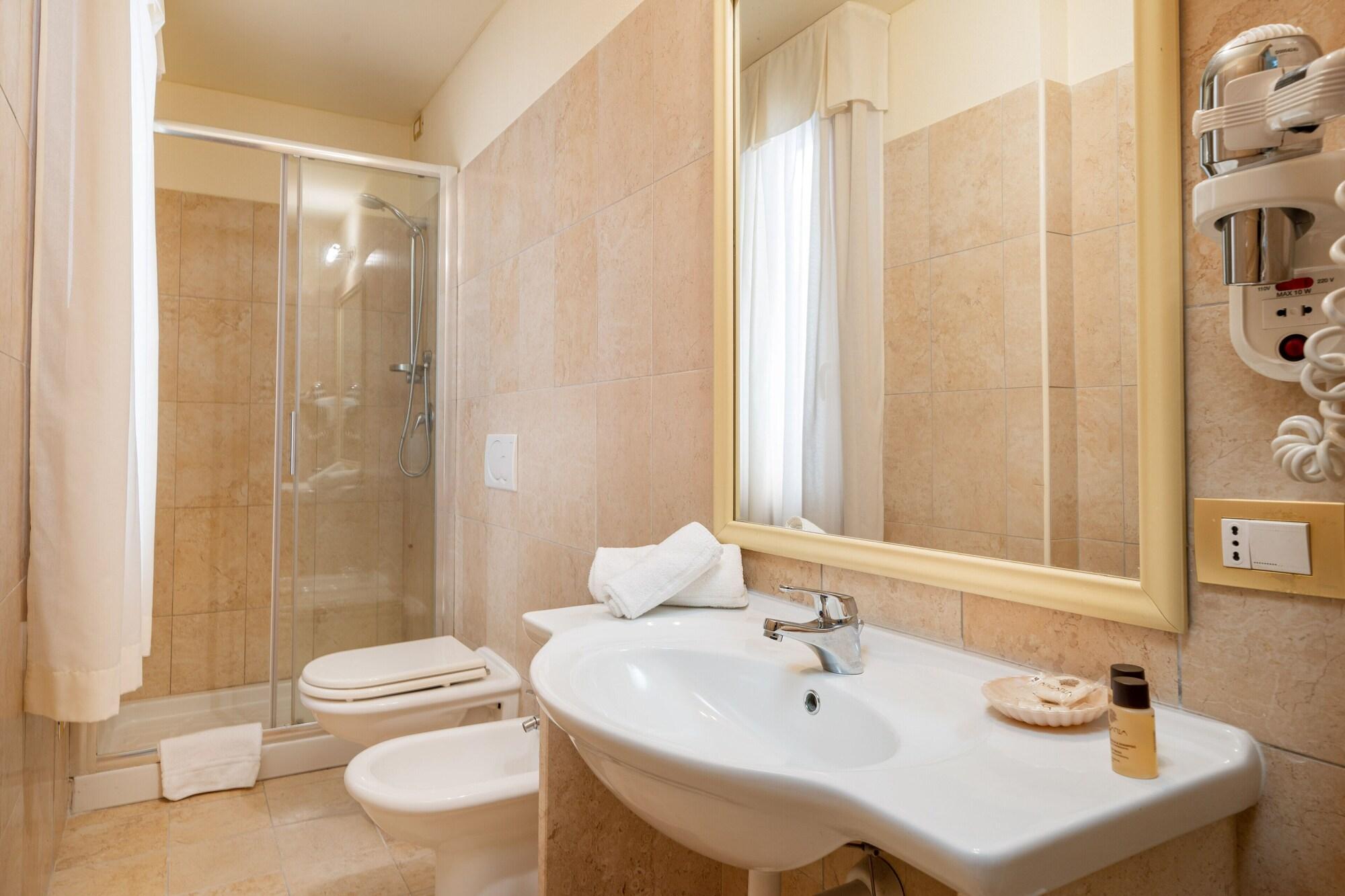 Hotel Regina Elena Olbia Luaran gambar