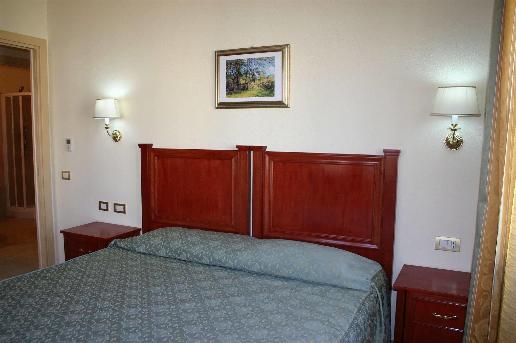 Hotel Regina Elena Olbia Luaran gambar